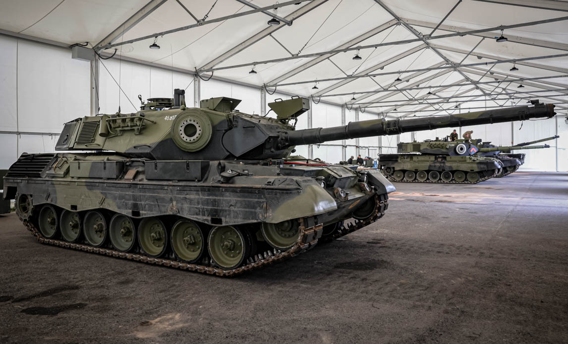      10  Leopard 1A5 ()