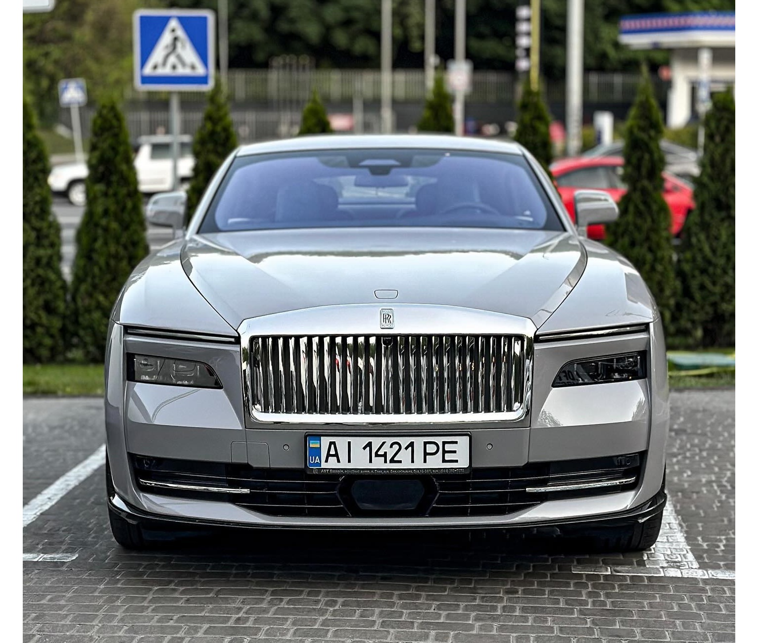      Rolls-Royce  $600 000 ()