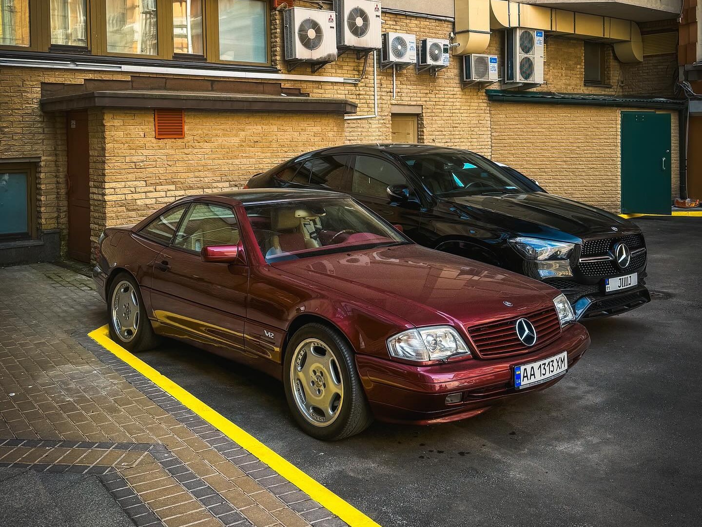  :      Mercedes 90- ()