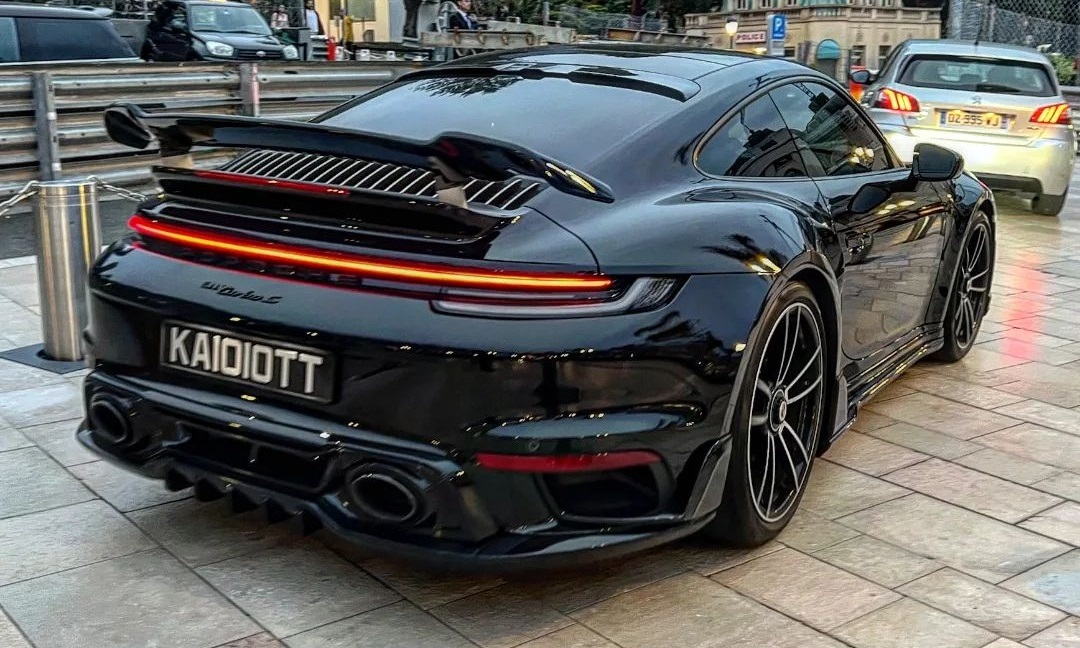     Porsche 911  $350 000    ()