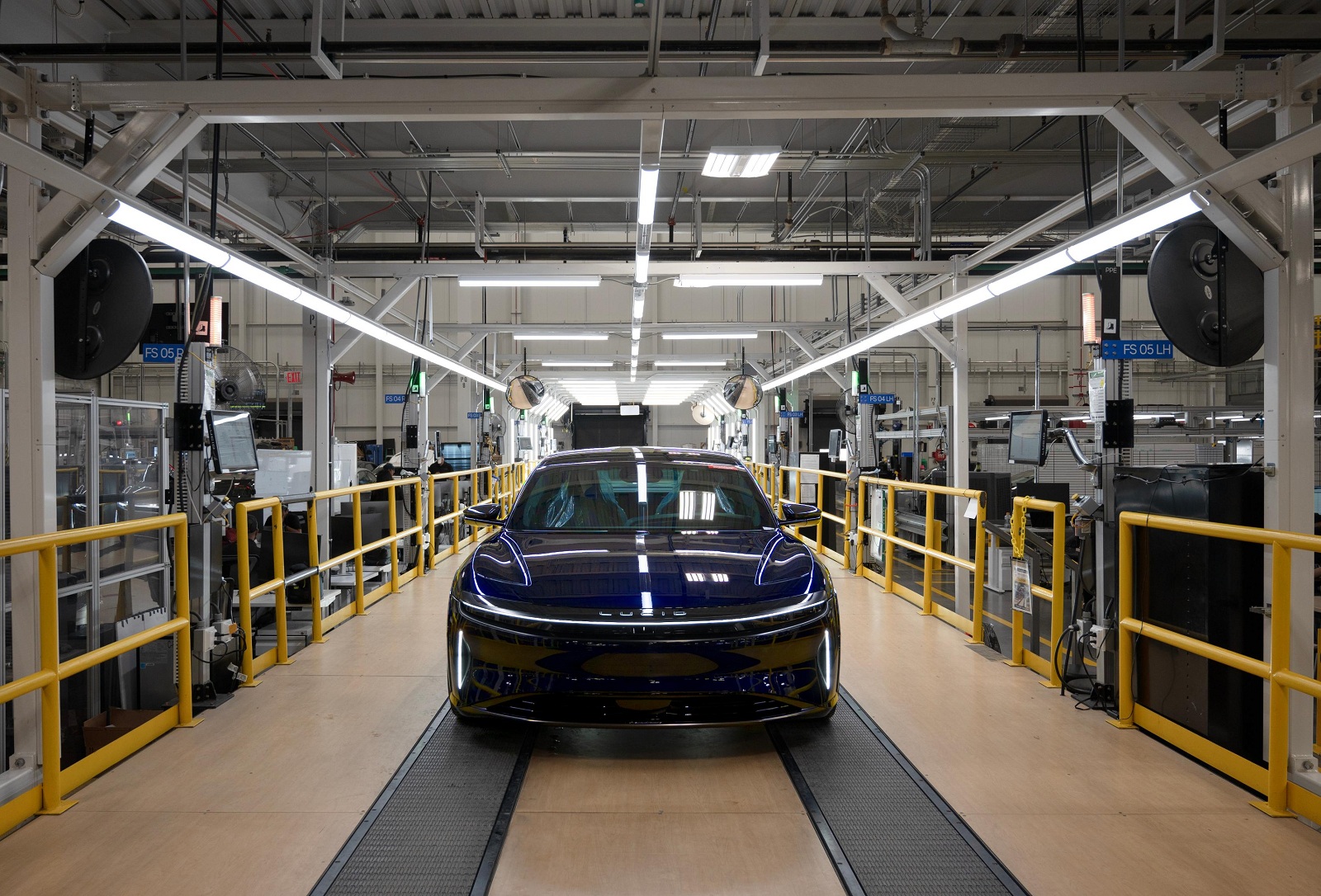  ������� tesla ��� ��������� ����������� ������������� ������� ���� 