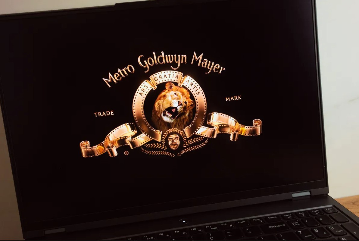       :     MGM   