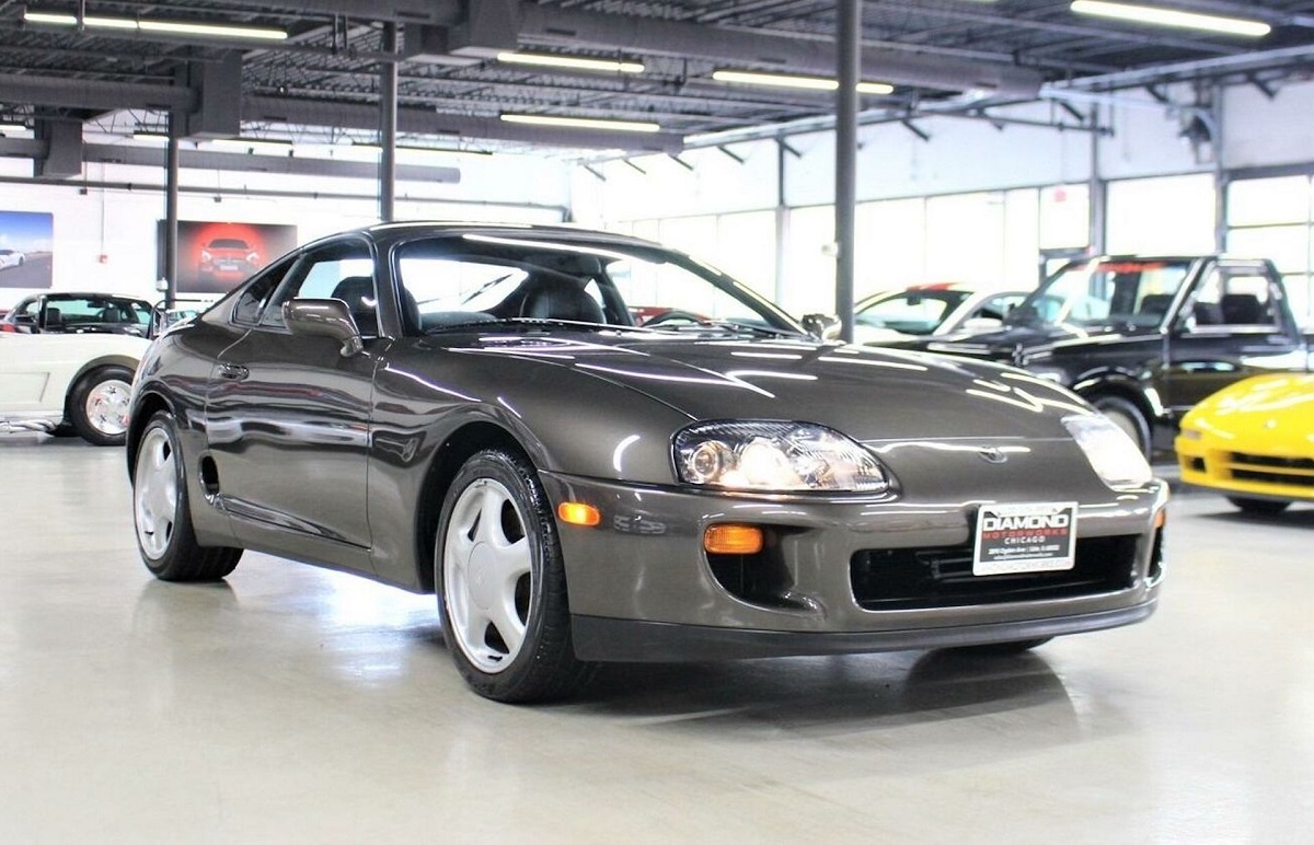  ������ 28-������ toyota ��������� ������� ���� ����� ferrari 