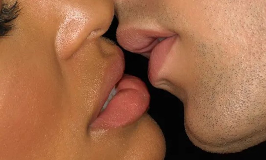 Секс С Долгими Поцелуями Взасос