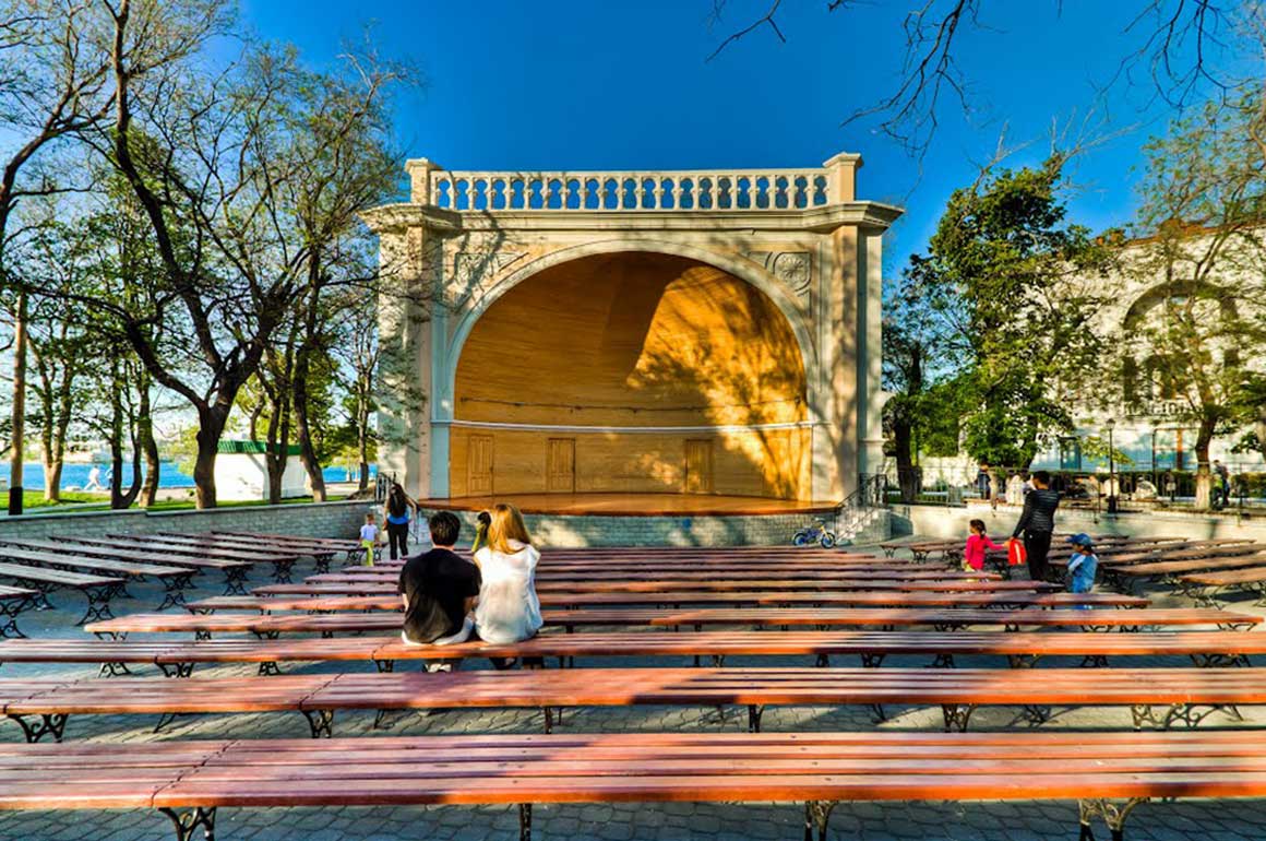 Приморский бульвар. Приморский бульвар Севастополь. Приморский парк Севастополь. Севастополь Ракушка Приморский бульвар. Приморский бульвар Севастополь эстрада Ракушка.