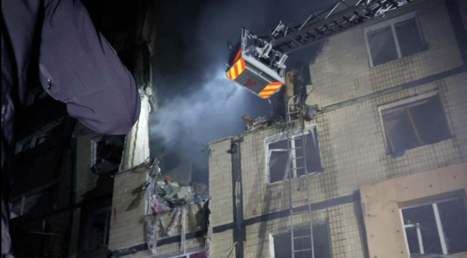 Пожар в Киеве, удар по дому в Днепре и ЧС на Полтавщине: последствия ночного обстрела по областям