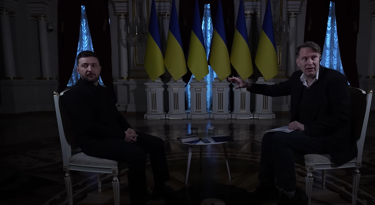 "Видите, жизнь": во время интервью Зеленского для The Guardian дважды исчезал свет (видео)
