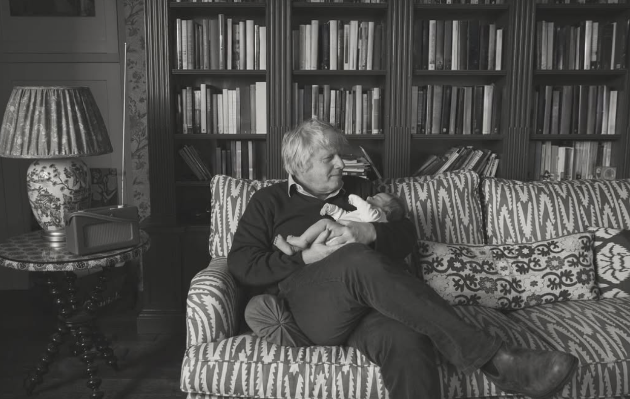 Жена Бориса Джонсона впервые показала лицо 5-месячной дочери (фото)