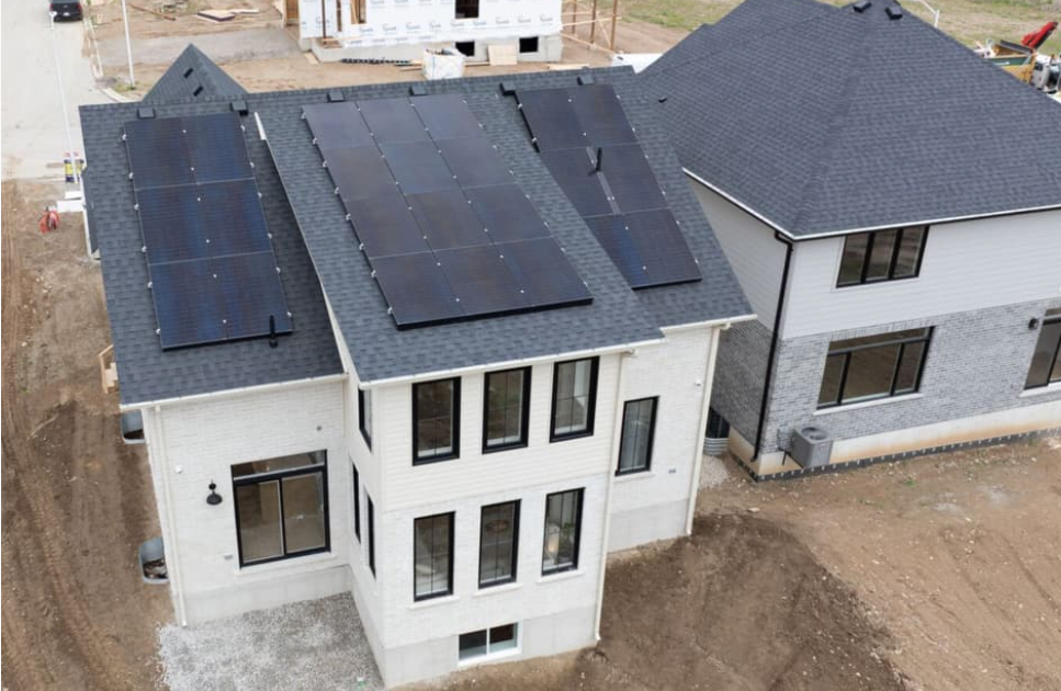 В Канаде построили дом из солнечных панелей: сколько денег он экономит (фото)