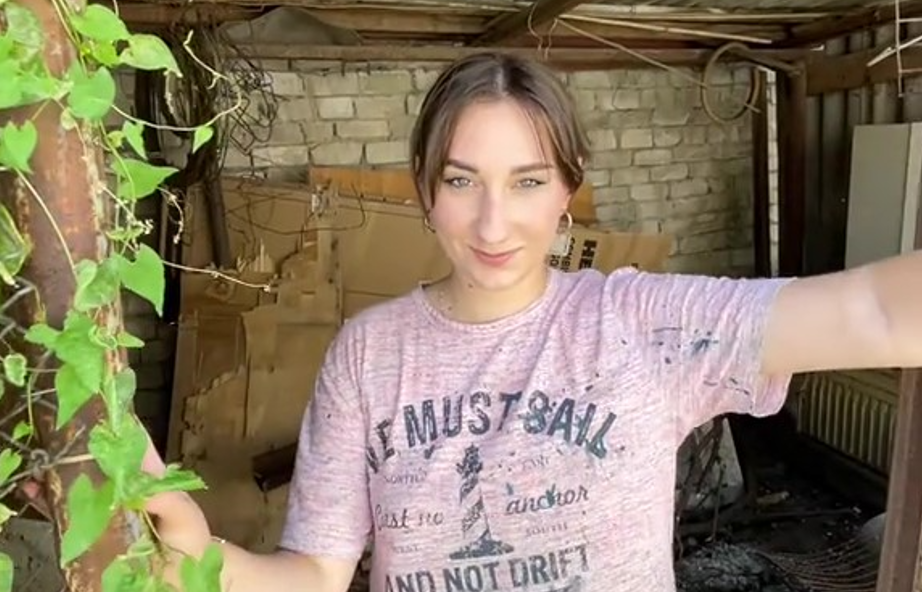 Женщина купила дом в селе за $8 тысяч: почему теперь над ней смеются (фото)