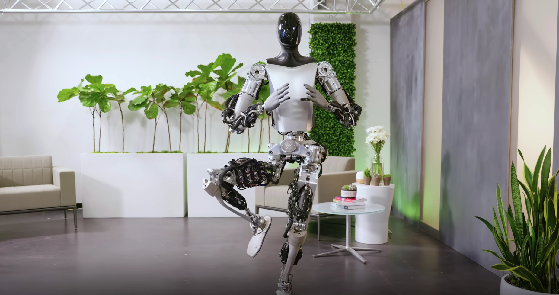 Маск заявил, что люди смогут загружать свое сознание в андроидов Optimus (видео)