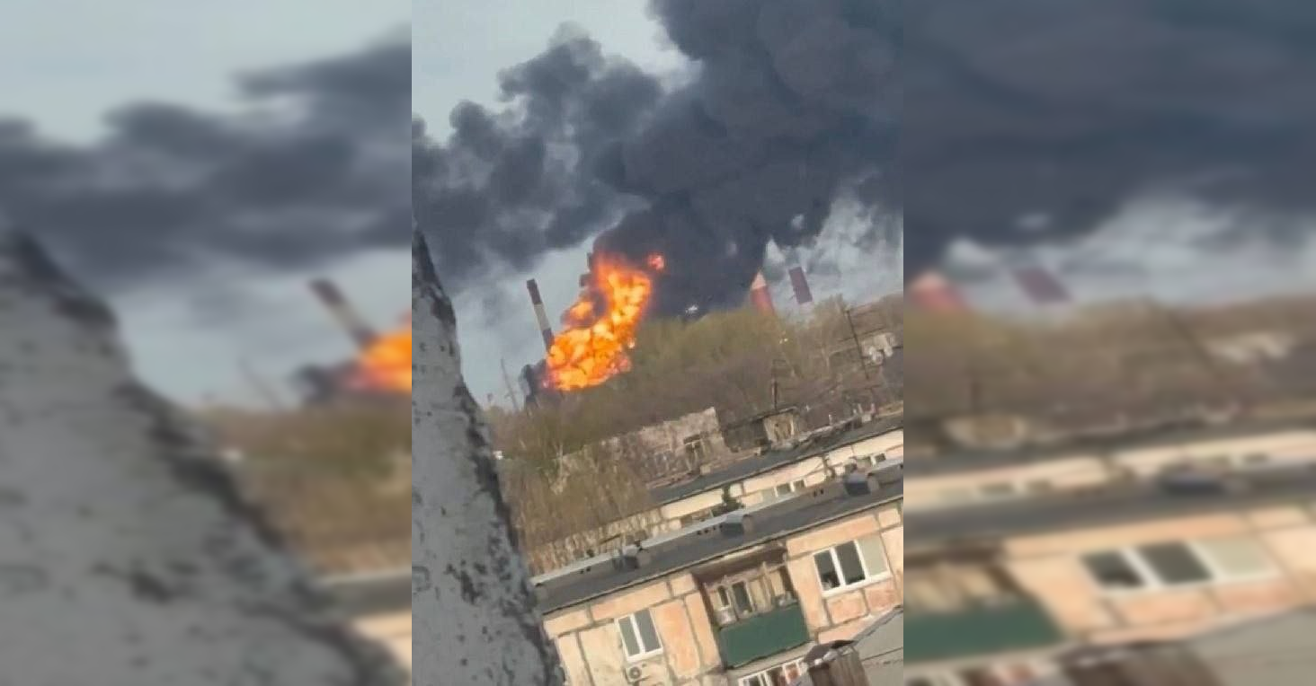 Дрони атакували Крим і Самарську область РФ: над НПЗ піднялися густі чорні стовпи диму