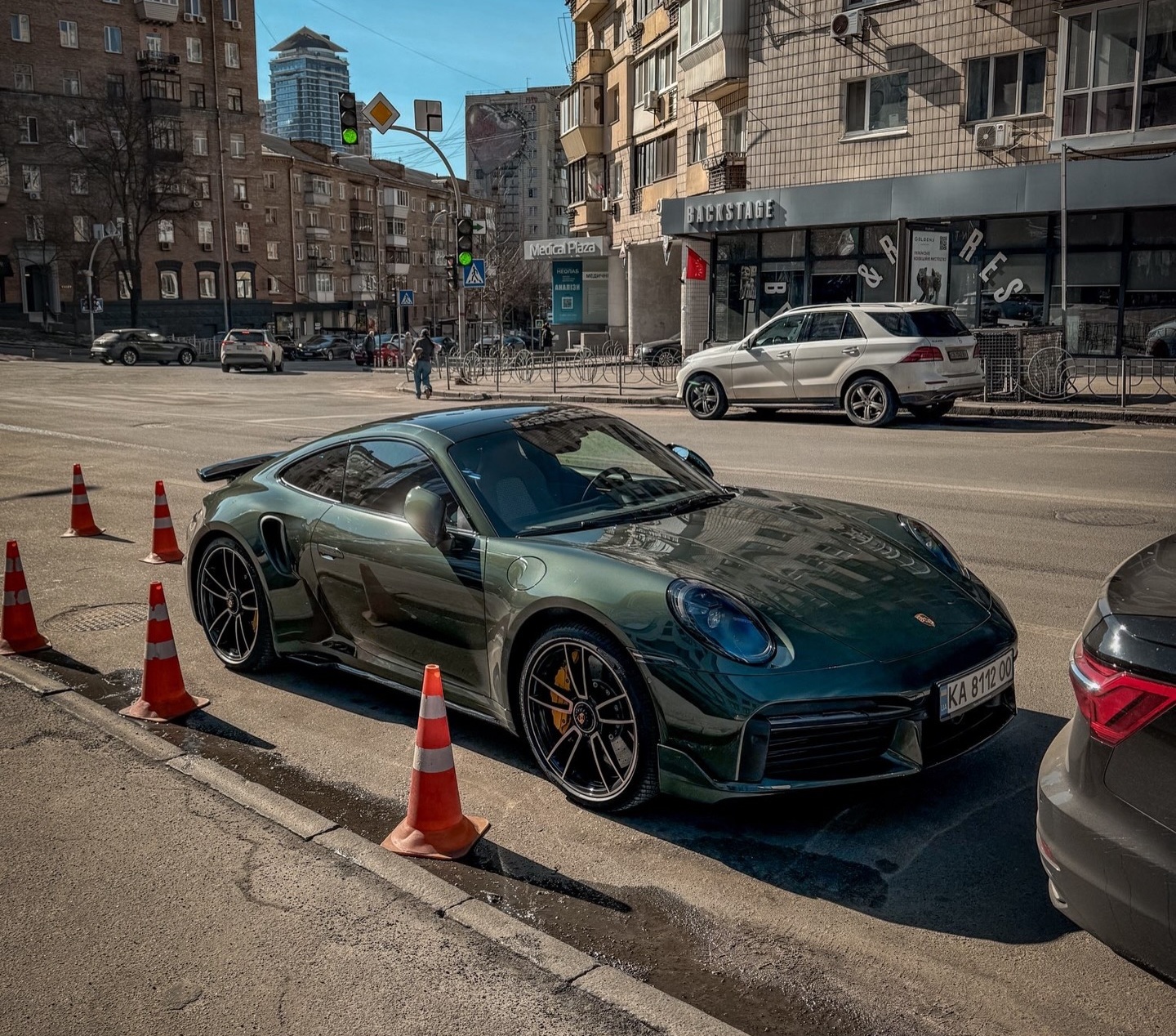 Справжній ексклюзив: у Києві засвітився унікальний 650-сильний спорткар Porsche (фото)