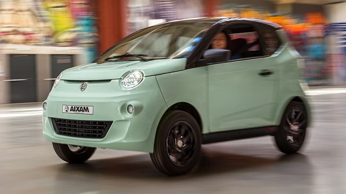 У Франції презентували міське авто за 10 500 євро, яким можна керувати без прав (фото)