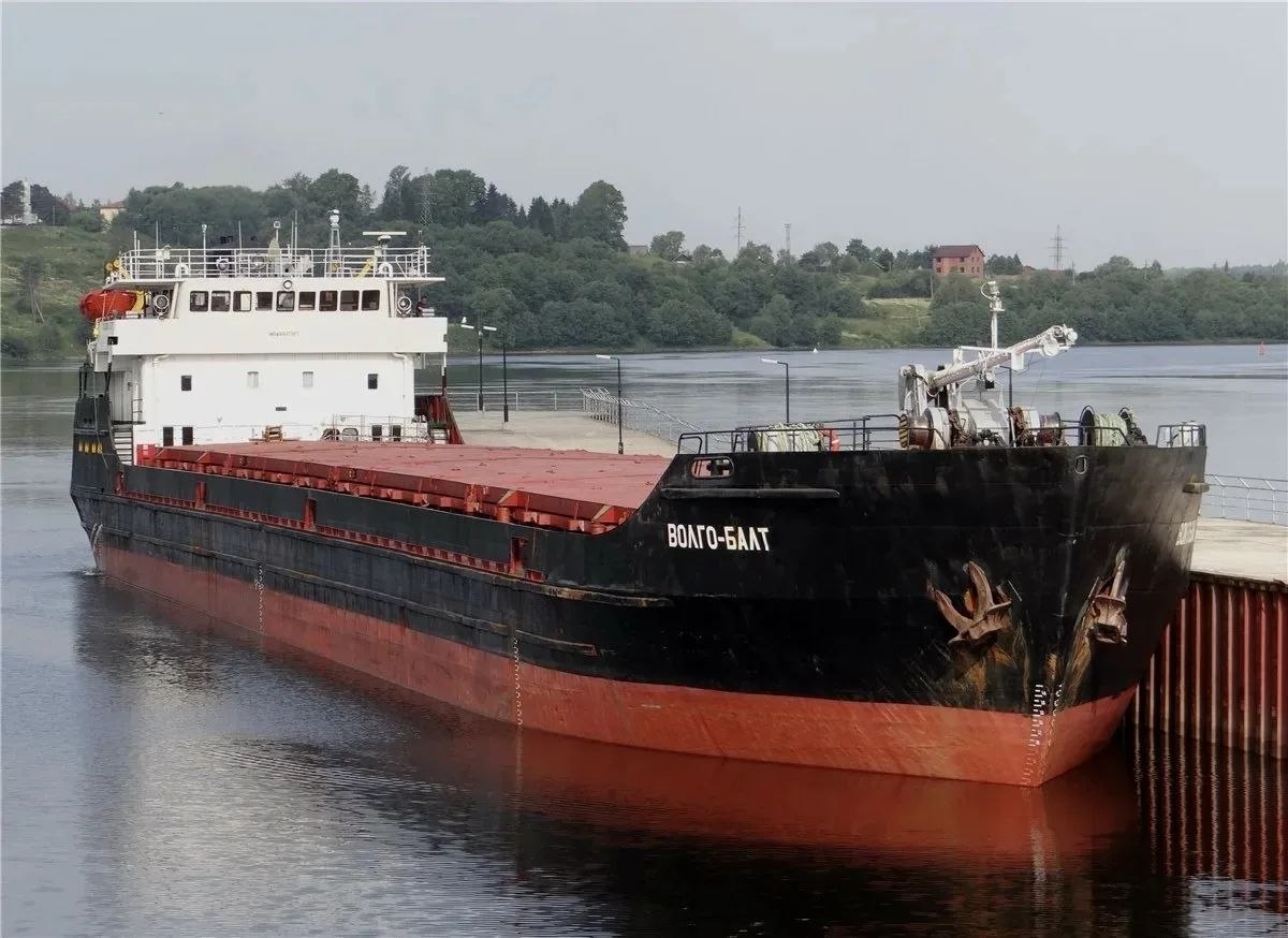 В Азовському морі затонуло російське судно з пшеницею: подробиці та фото