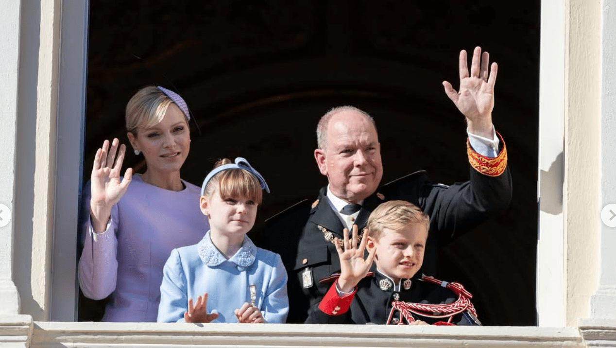 Королевская семья Монако появилась на публике в полном составе (фото)