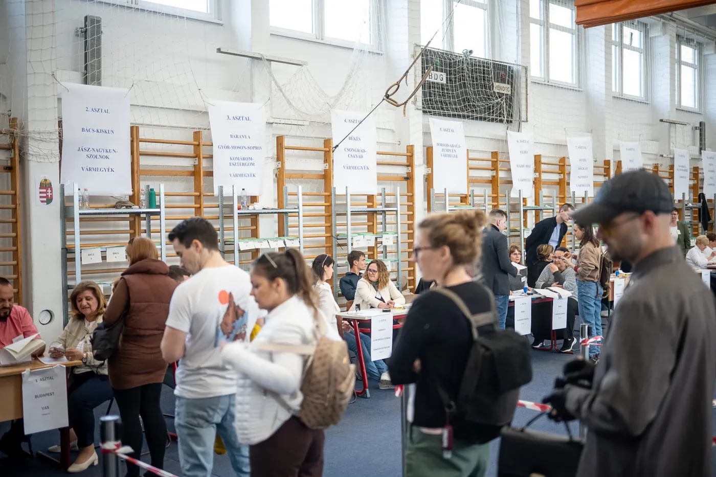 На виборах в Угорщині рекордна явка, Мадяр і Орбан уже проголосували, — Telex