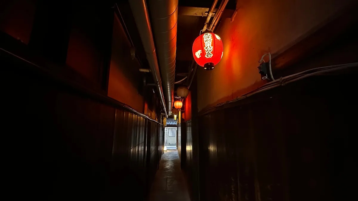 Похмуре явище раніше зустрічалося лише у Японії, але поширилося по всьому світу: що відбувається