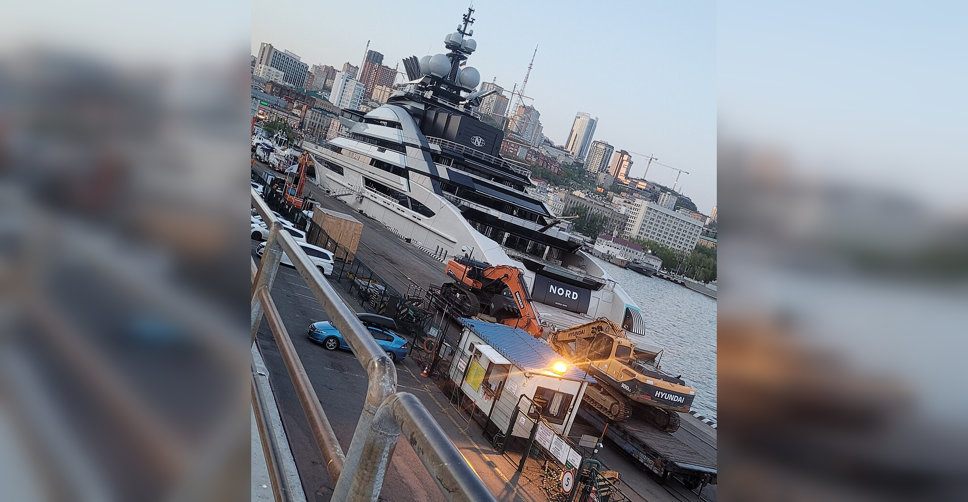 Обійшла блокаду Ірану: супер'яхта російського мільярдера перетнула Ормузьку протоку