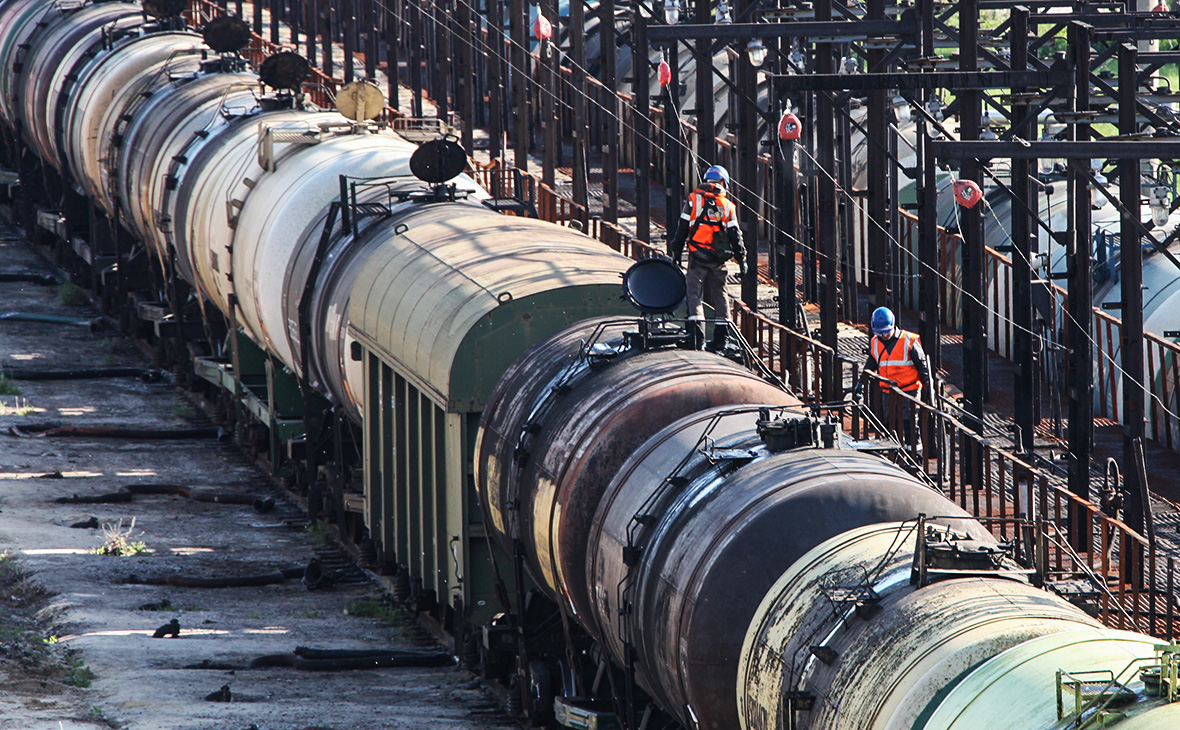 Всем нужен бензин: как и откуда в Украину едет топливо в военное время ...