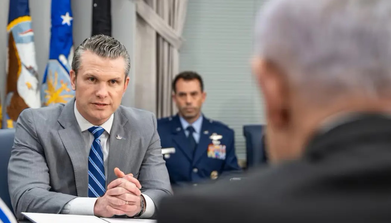 Слідом за генпрокуроркою: глава Пентагону вимагає у начальника штабу Сухопутних військ США негайно йти у відставку