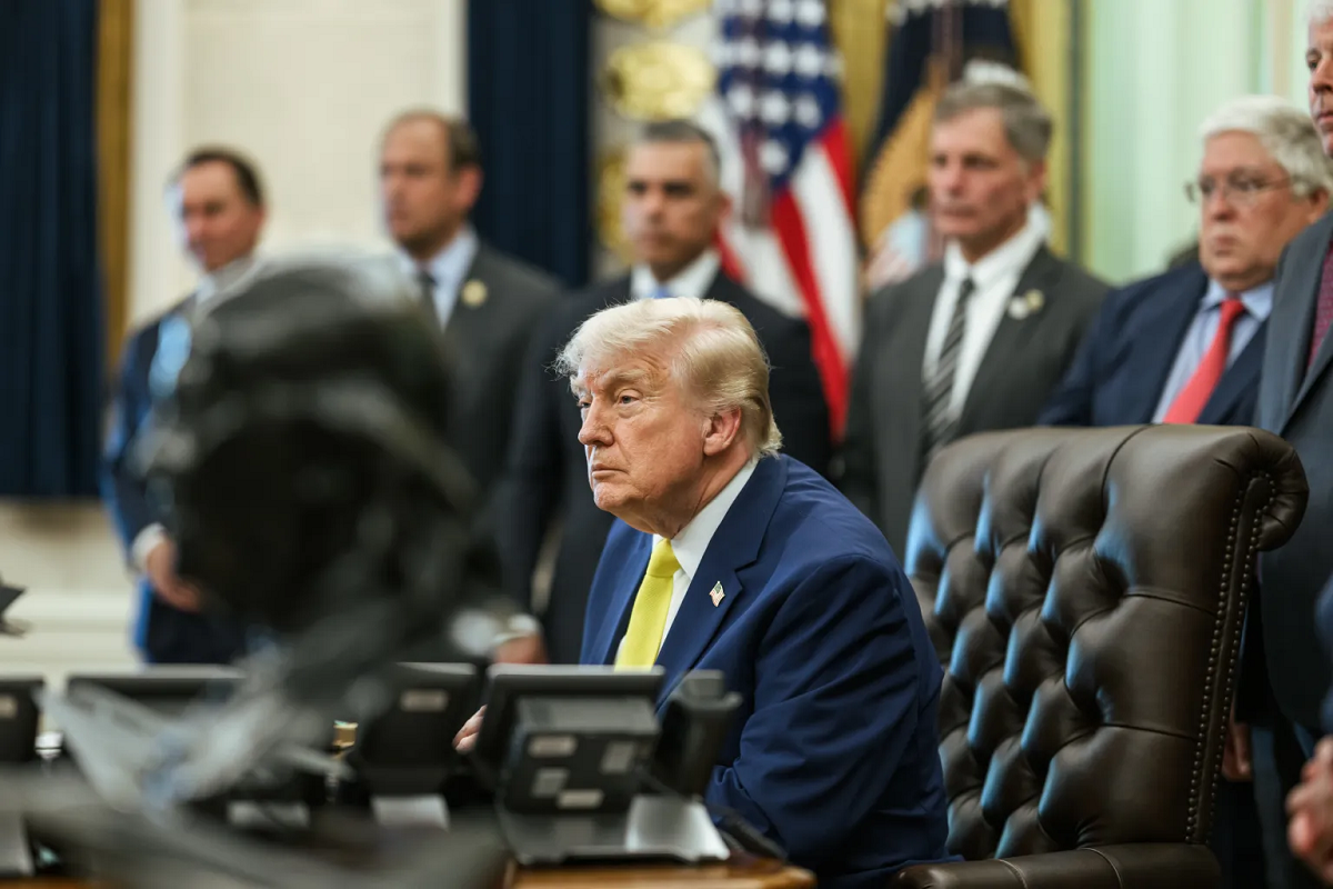 "Помилки трапляються": Трамп визнав удар по іранській школі, де загинуло 175 осіб (відео)