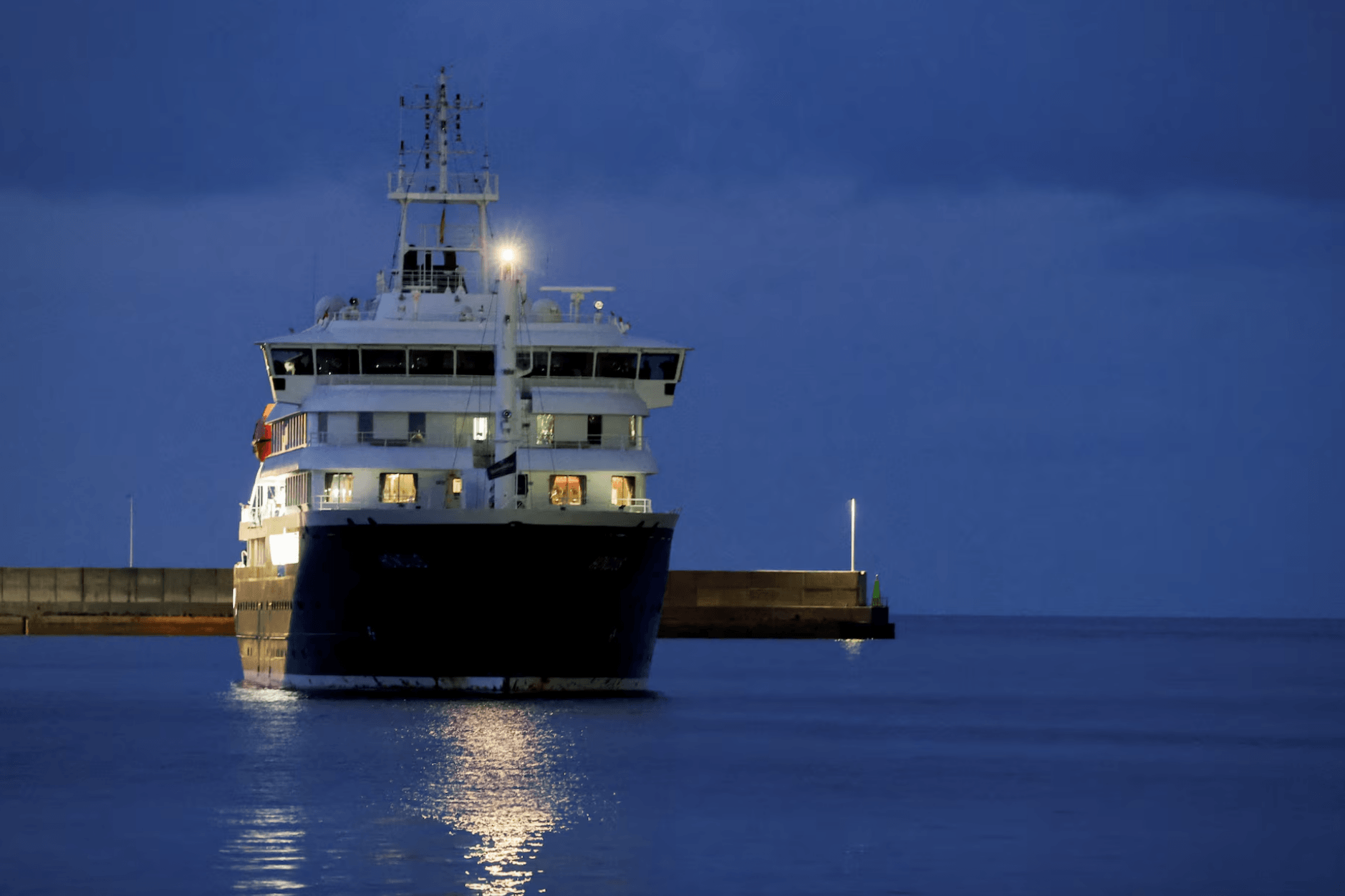 З круїзного лайнера MV Hondius евакуюють українця після виявлення хантавірусу на борту, — МЗС