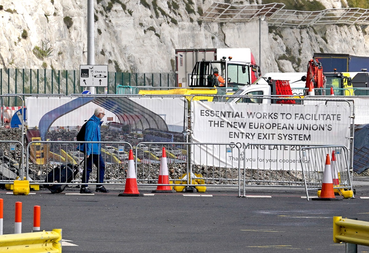 Совет ЕС запускает новую систему въезда в Евросоюз: чего ждать украинцам