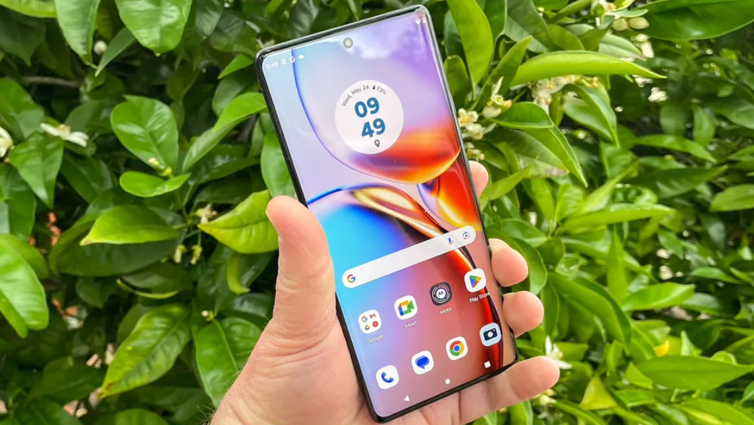 Новий середняк з ємною батареєю: розсекречено смартфон Motorola Edge 70 Pro (фото)