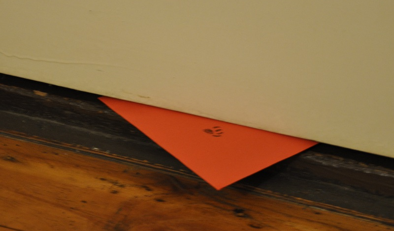 "Никогда не разговаривали": мужчина получил записку и был поражен просьбой соседки (фото)