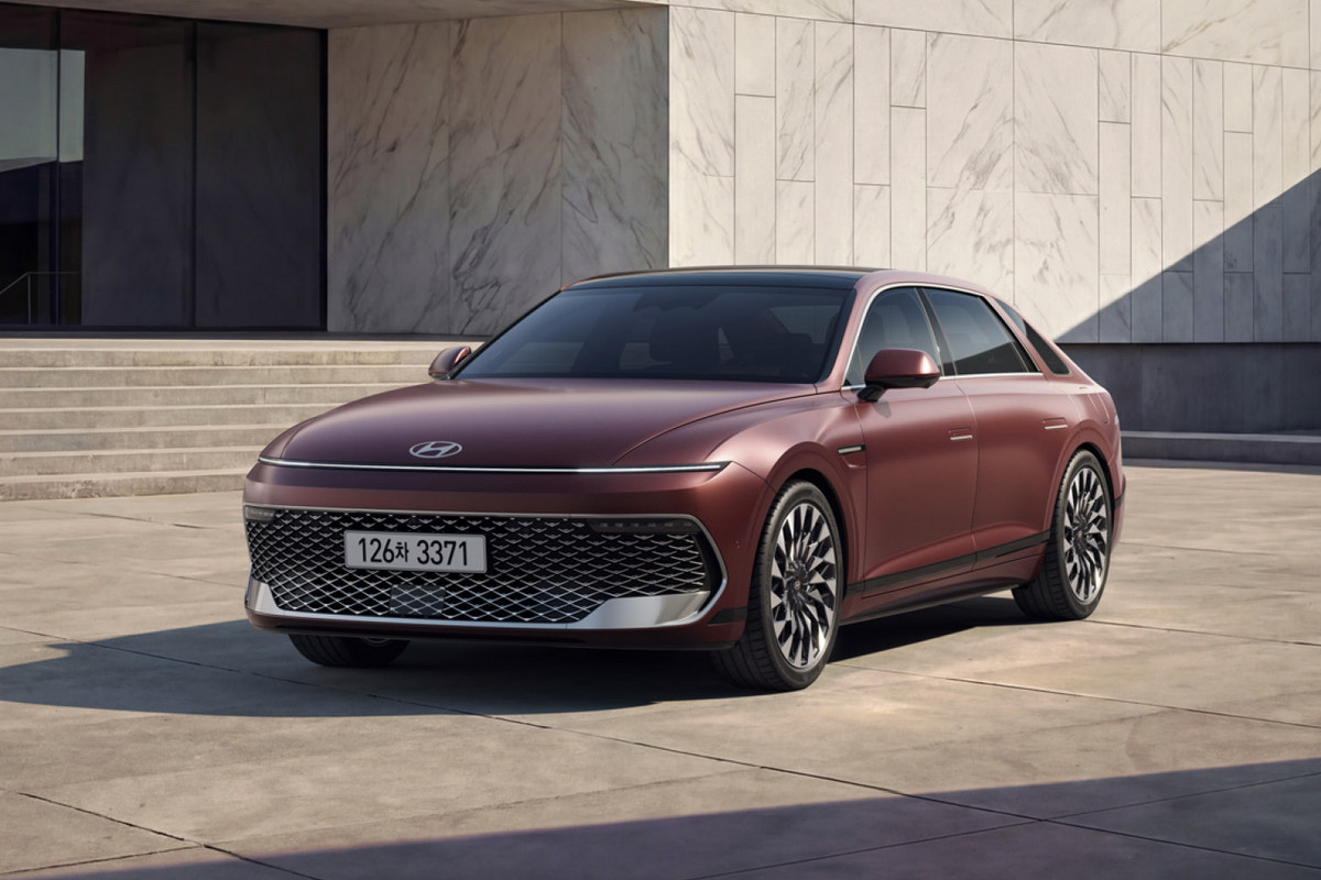Футуристичний дизайн і заводське ГБО: Hyundai показала старшого брата Sonata (фото)