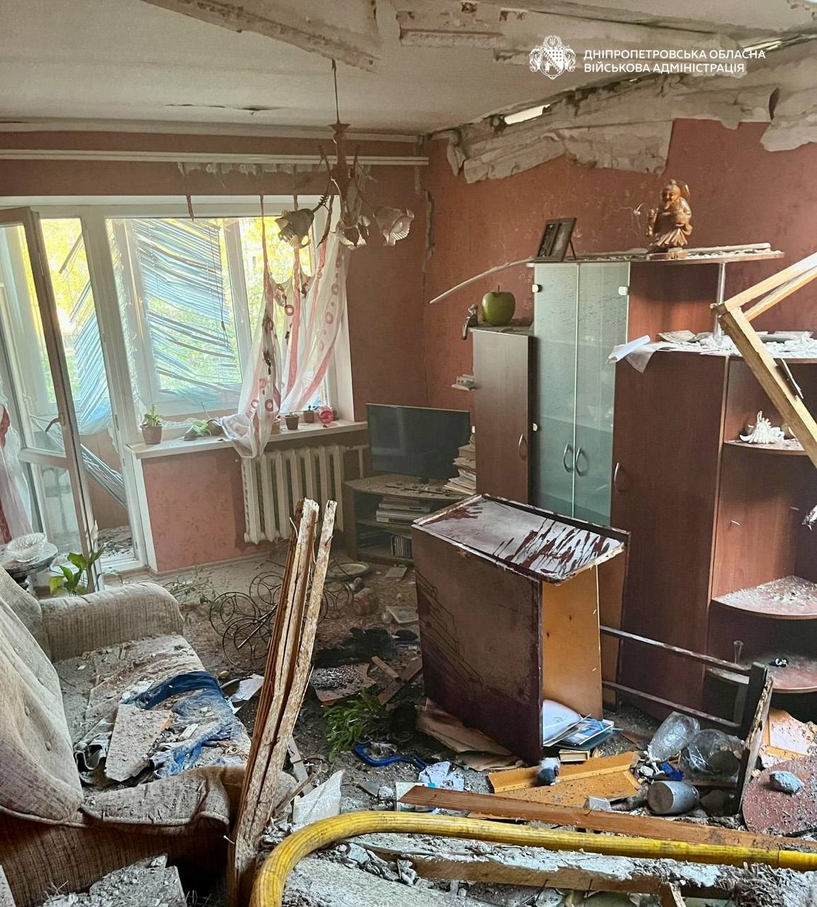 Росіяни вранці атакували Дніпро: понівечили п'ятиповерховий житловий будинок (фото)