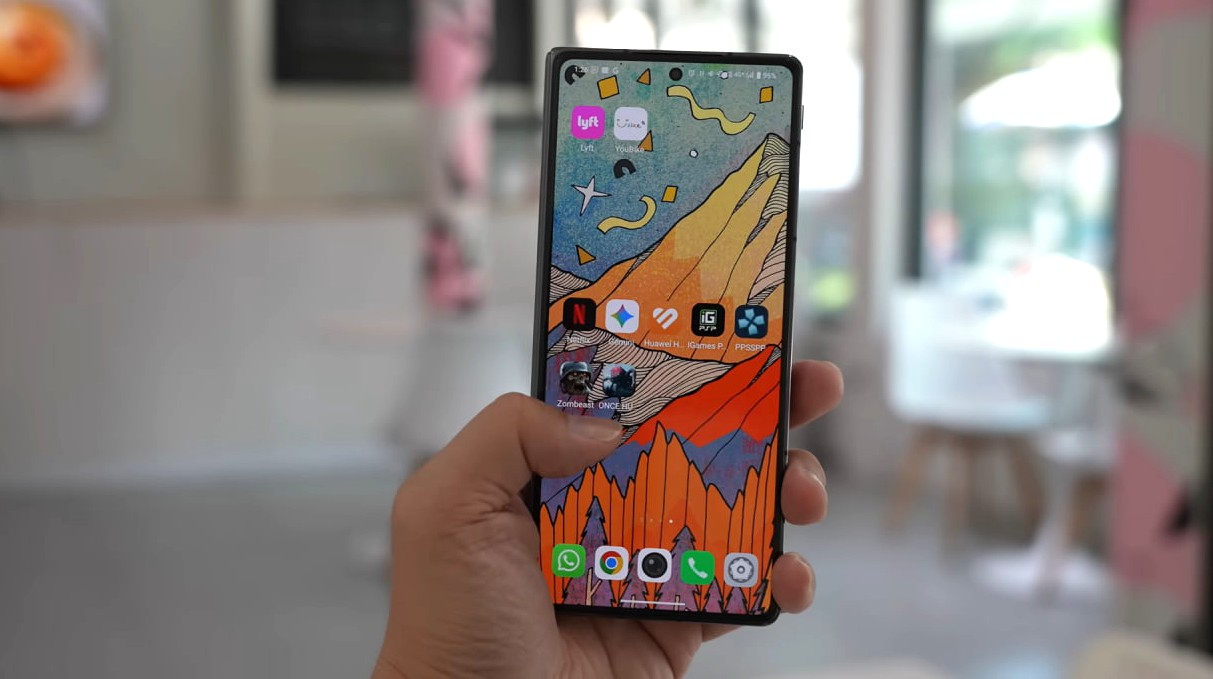 Забудьте про Samsung: який смартфон перевершить флагман Galaxy Z Fold 8 Ultra