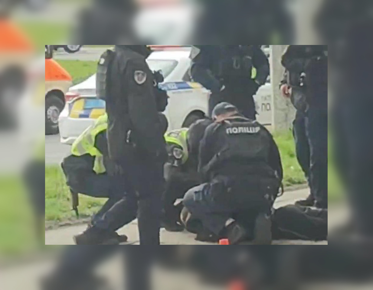 Через добу після Києва: в Чернігові невідомі влаштували стрілянину (фото, відео)