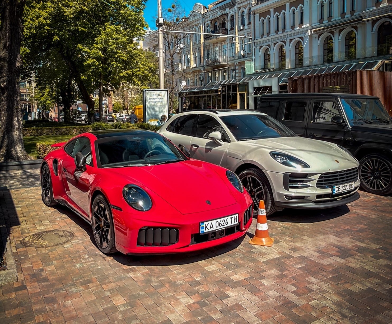 700-сильний гібрид: в Україні з'явився новітній спорткар Porsche за 15 мільйонів (фото)