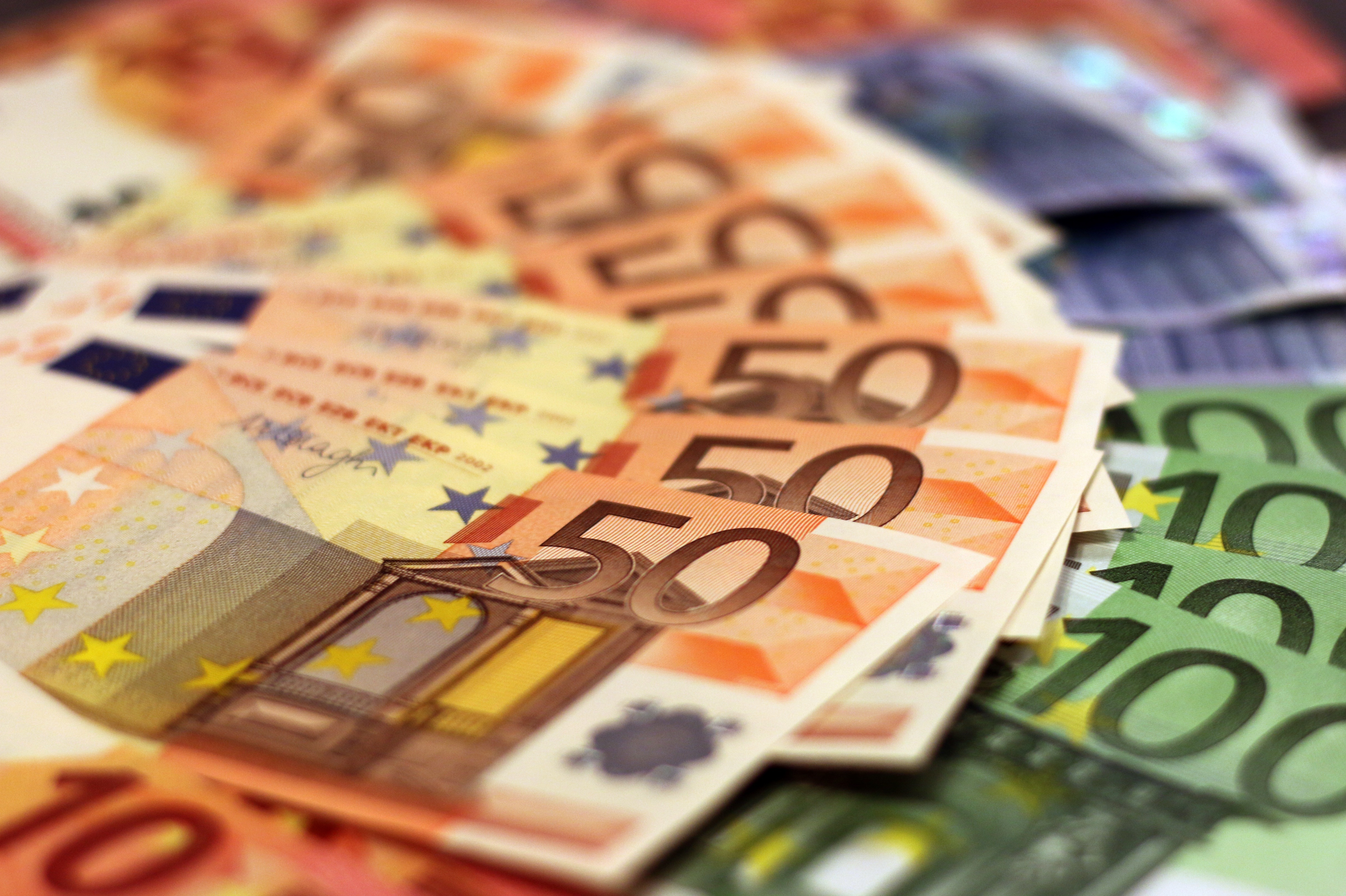 Иностранная валюта евро. Деньги евро. Евро фото. Евро валюта. Купюры Евросоюза.