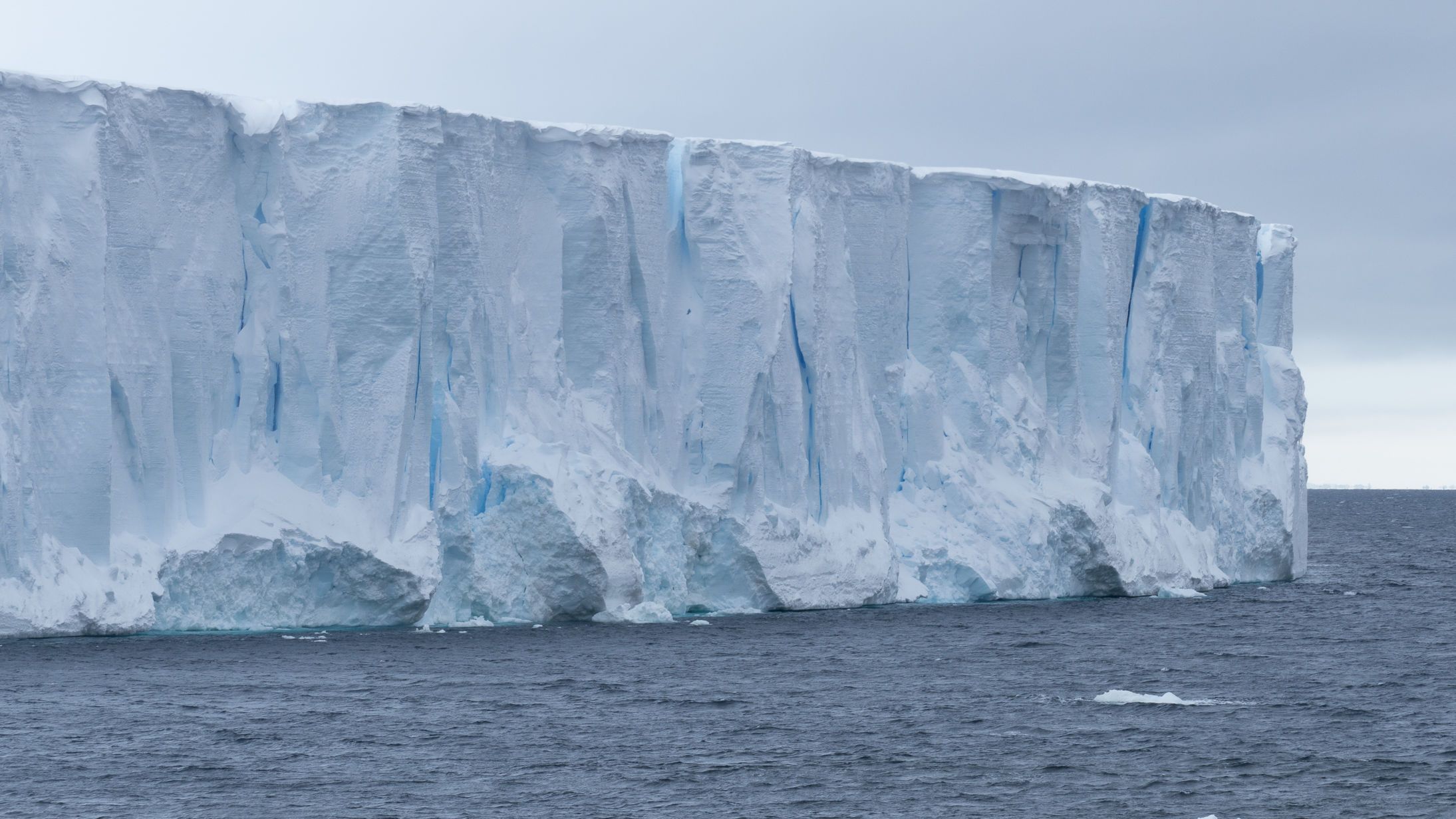 Самую большую площадь занимают ледники. Айсберг a-68. А68а — самый большой Айсберг в мире. Айсберг б 15. A68 Iceberg.