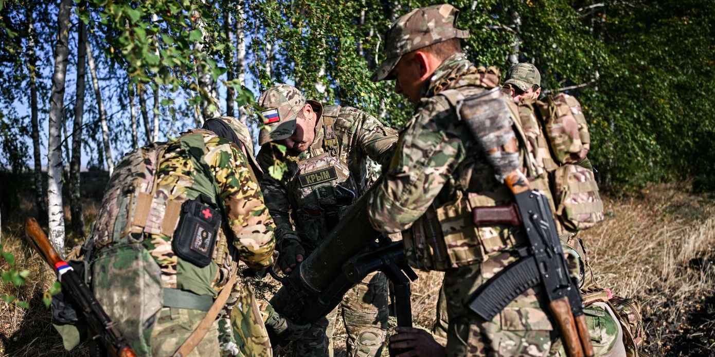 Захватывают многоэтажки, просачиваются во все дома, ВС РФ продвигаются в Селидово: что известно (карта)