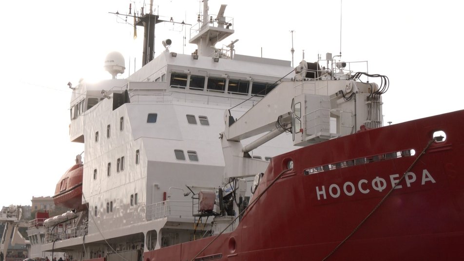 Украинский ледокол смогут фрахтовать иностранные антарктические станции