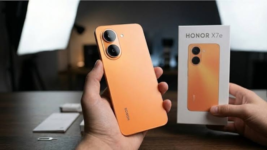 Непомітно з'явився дешевий смартфон з батареєю 7500 мАг: що ще приховує Honor X7e (відео)