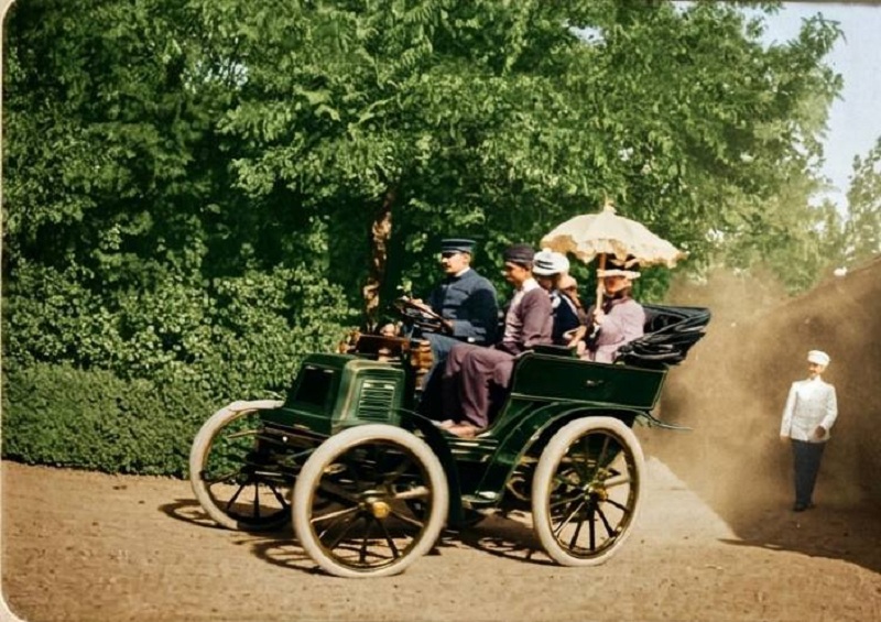 Привезли в 1897 році: експерти знайшли єдине збережене фото найпершого авто в Києві