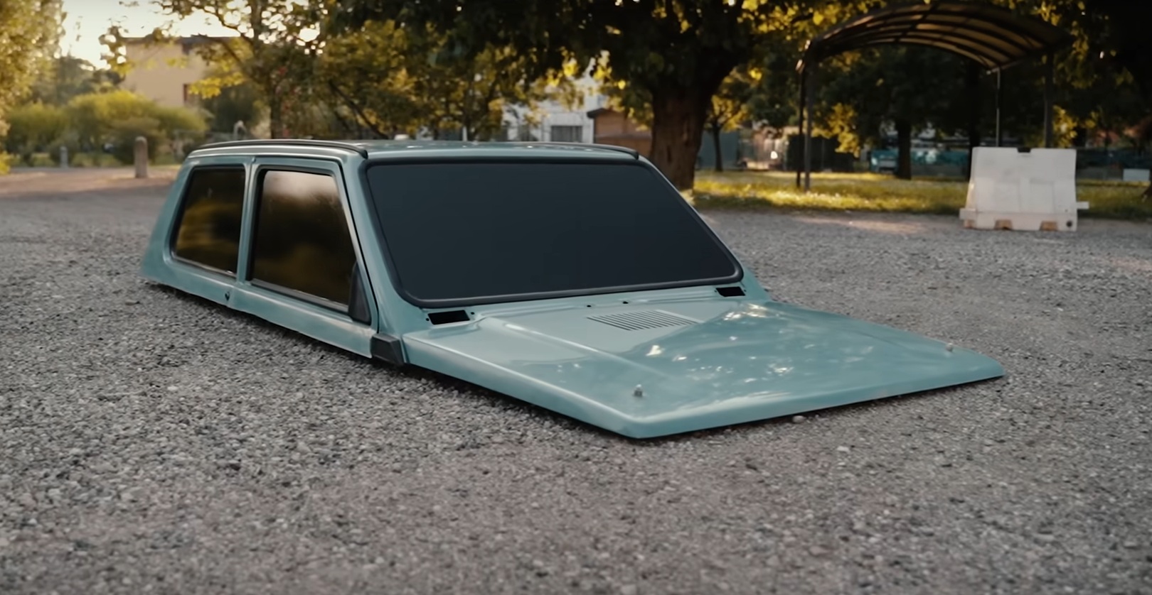 Полметра над землей: в Италии построили самое низкое авто в мире (видео ...