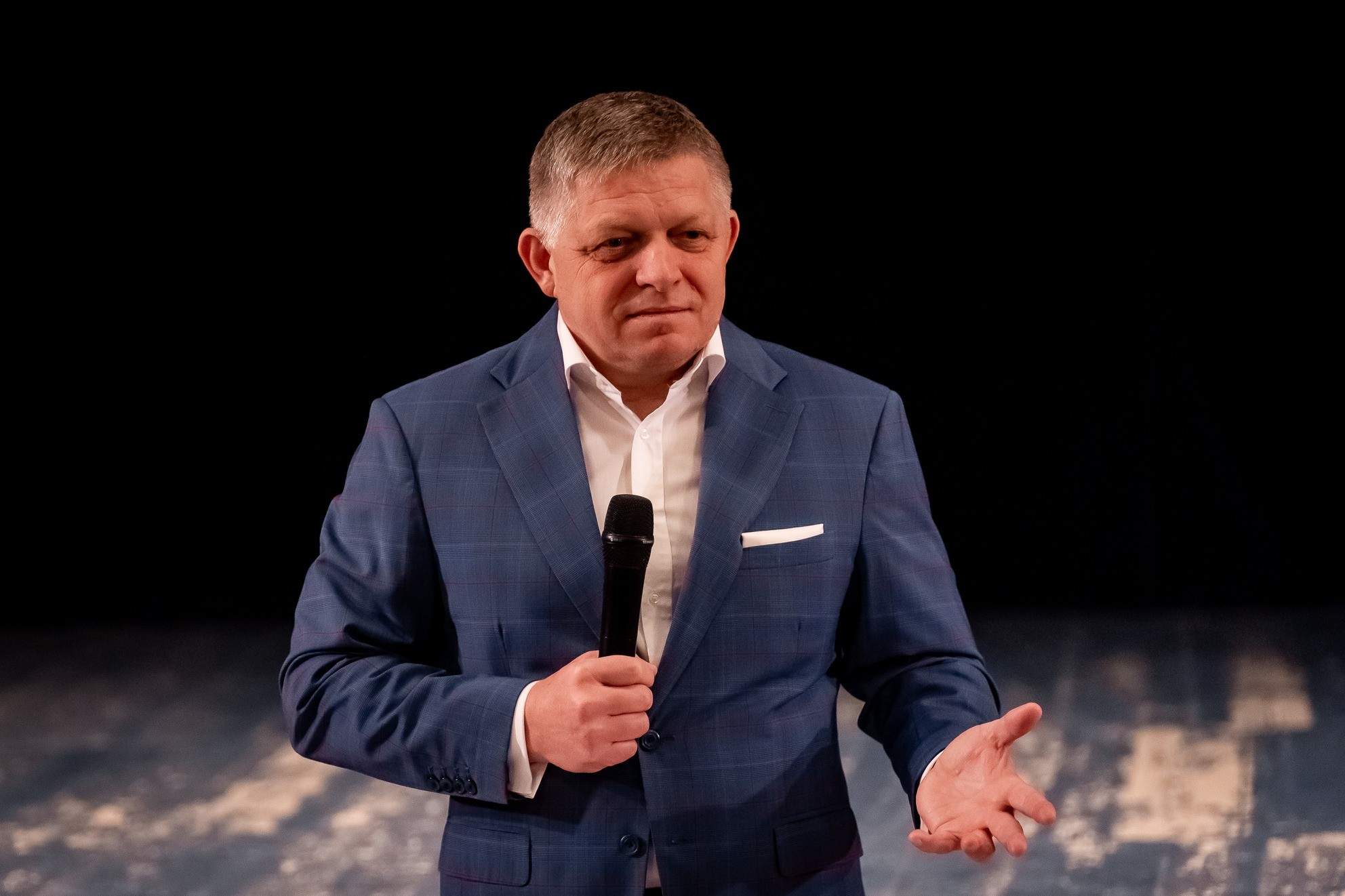 Фіцо жаліється на дії балтійських країн: відмовили в прольоті до РФ на парад 9 травня