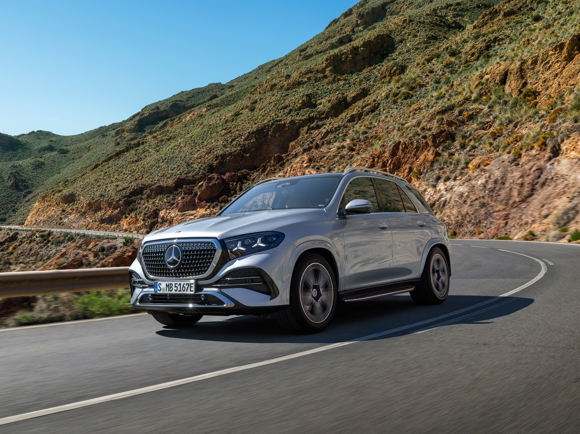 Mercedes-Benz презентував одразу три нові кросовери: подробиці та фото