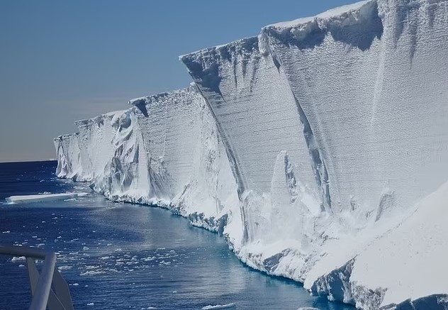 Антарктида задыхается в воздухе и воде обнаружены опасные волокнистые 