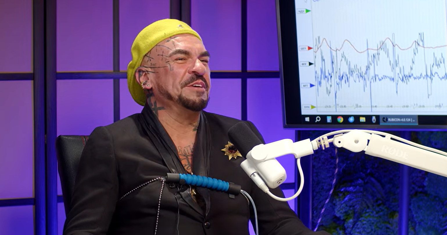 Скандальний бізнесмен із Києва заявив, що дарував інших чоловіків своїй дружині: 