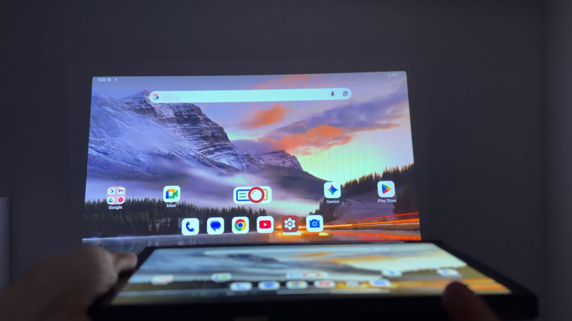 Android-планшет з яскравим проектором перевірили в дії: огляд Tank Pad Ultra (відео)