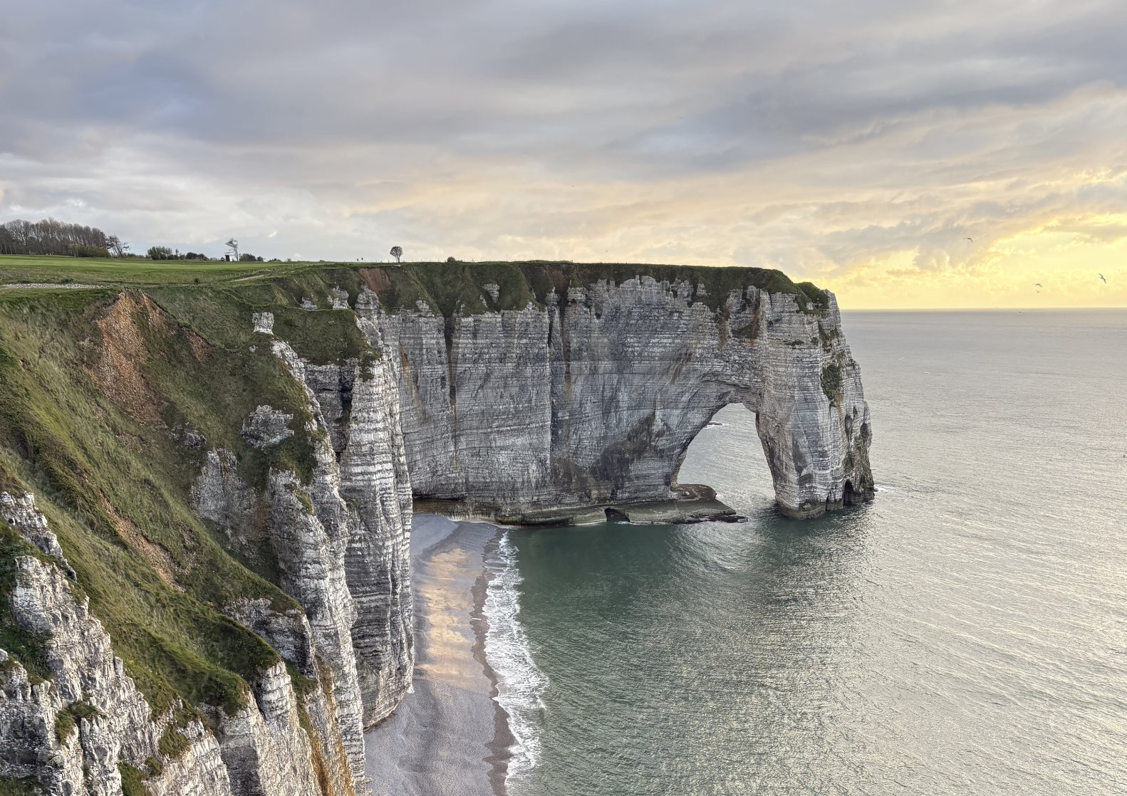 Не все так просто: що треба знати перед поїздкою до популярної локації біля Парижа – Етрета