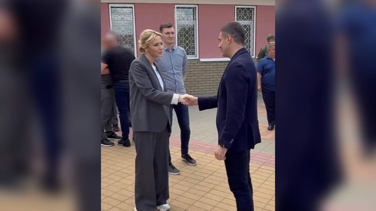 Після хвилі критики: Лубінець пояснив, хто обіймає