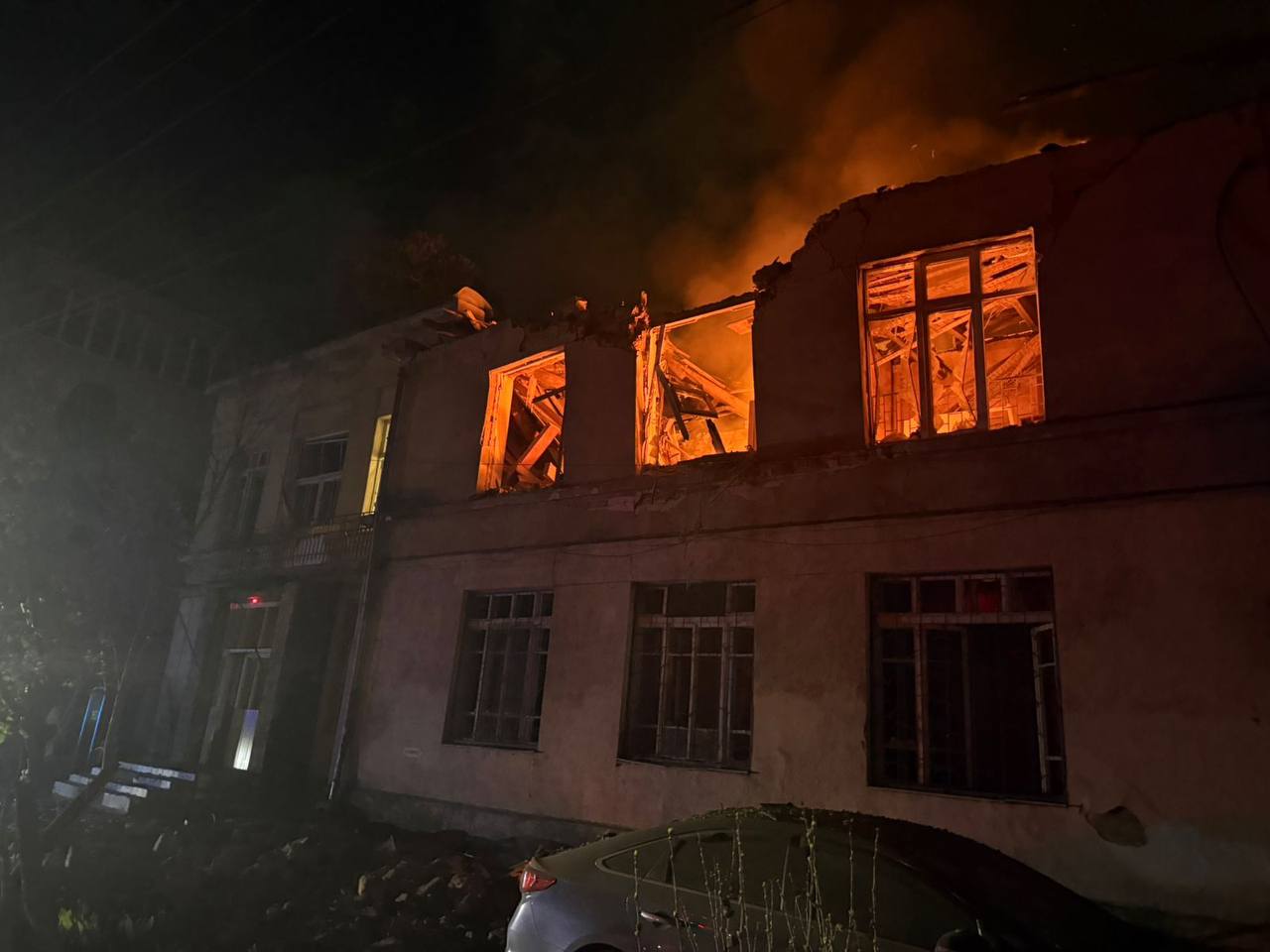 Одесу атакували дві хвилі дронів: є руйнування, багато постраждалих (фото)
